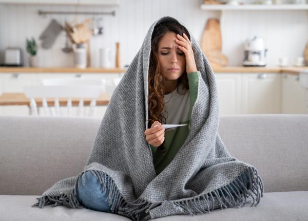 cum tratezi febra acasa si cand e cazul sa mergi la doctor