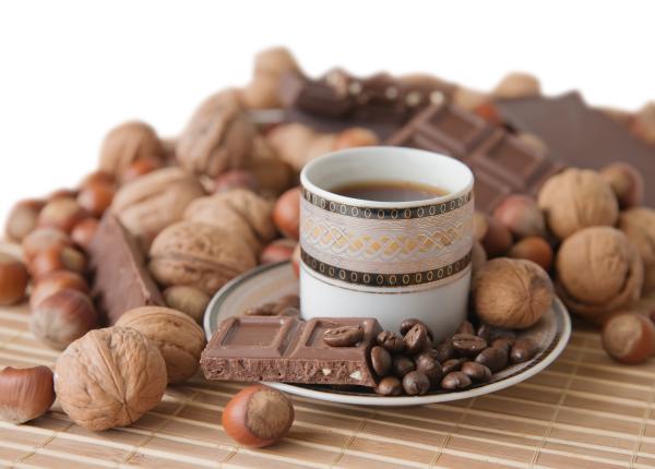 nu aruncati cojile de nuci transformati le intr un ceai sanatos