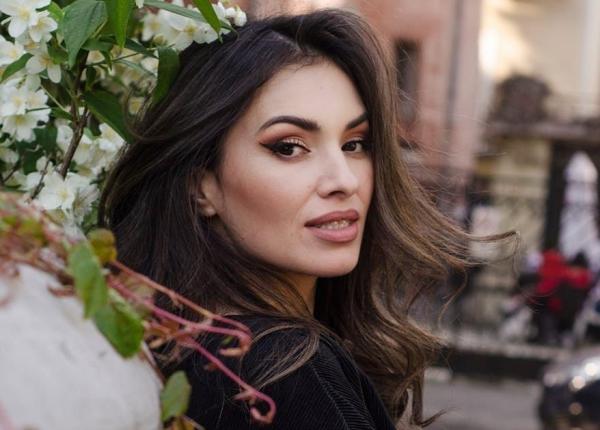 georgiana ionita toader redactor sef spectacola ro a devenit mama breaking news in trustul dc media group prima fotografie cu fetita