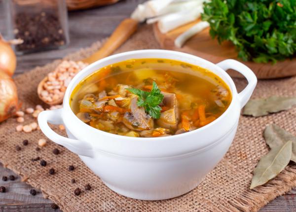 ciorba care ar trebui consumata in prima zi a noului an anca hancu aduce minerale reface flora microbiana