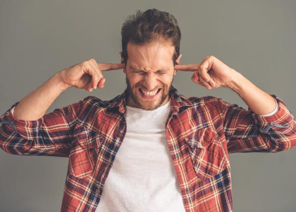 muzica la volum inalt iti poate deteriora auzul pe termen lung de ce este foarte periculos sa asculti muzica in casti