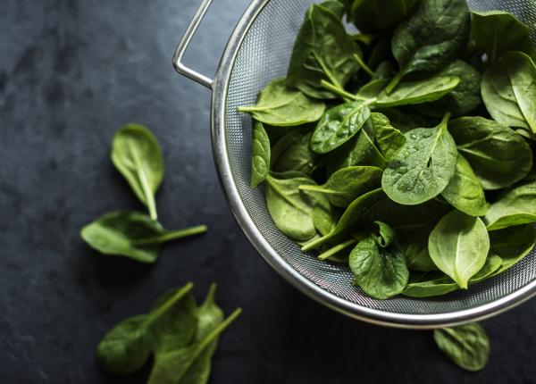 spanacul leguma cu cel mai mare aport de fier