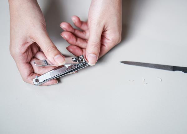 cum trebuie de fapt sa iti tai unghiile