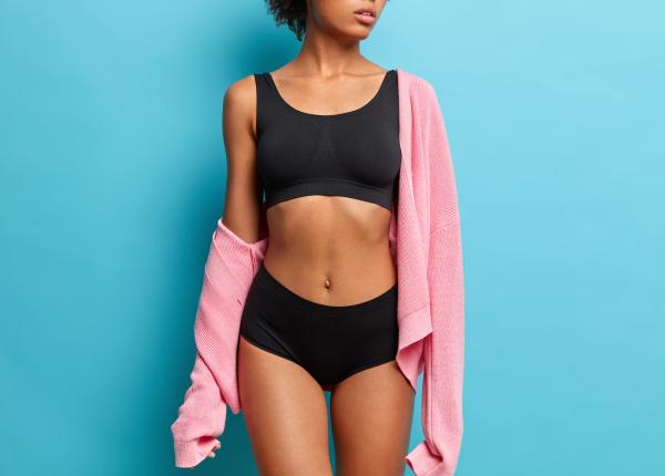 ce risti daca porti lenjeria intima pe dos