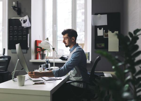 30 de minute de miscare pe zi pot anula efectele negative are statului jos la birou