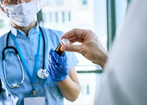 pacientii cu cancer dau statul in judecata spitalele nu mai pot lua medicamente pe datorie fiind nevoite sa amane sau sa anuleze tratamentele bolnavilor