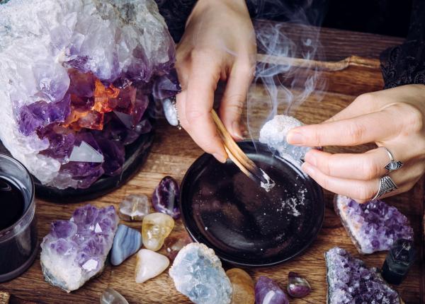 ce trebuie sa stii despre terapia cu cristale