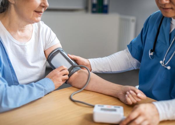 tensiunea arteriala fluctuanta la fel de periculoasa ca hipertensiunea