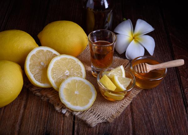 mierea cu lamaie remediul natural impotriva tusei