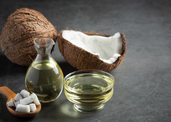 uleiul de cocos poate reduce bacteriile din cavitatea bucala