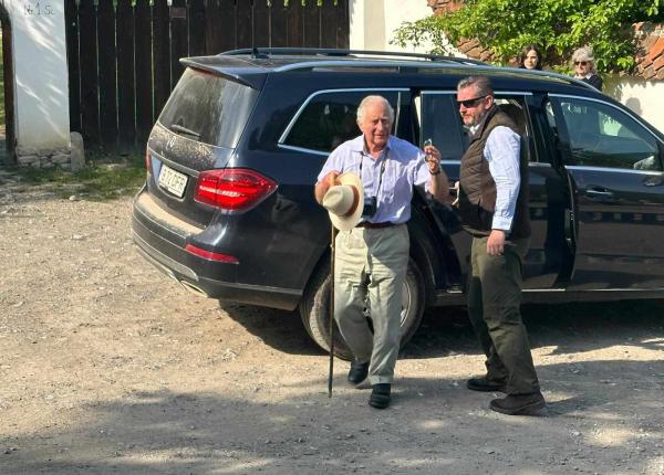 regele charles diagnosticat cu cancer