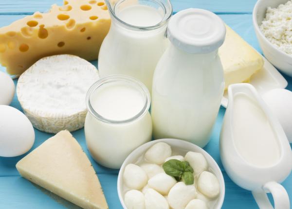 produsul lactat care scade tensiunea arteriala intareste oasele si reduce senzatia de foame iaurtul grecesc