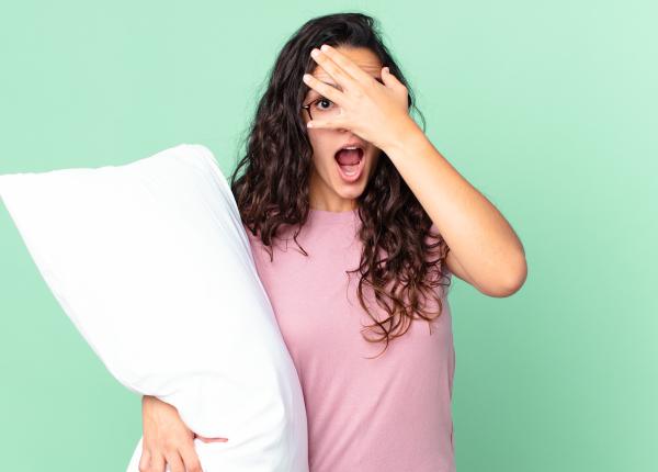 ce inseamna de fapt daca te trezesti cu urme de perna pe fata ce inseamna de fapt daca te trezesti cu urme de perna pe fata