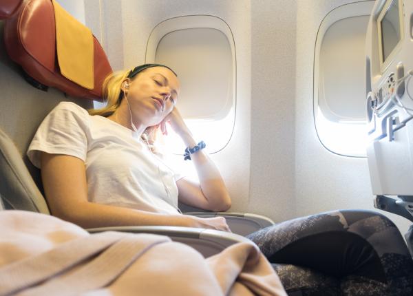 ce sa faci daca iti este rau cand zbori cu avionul