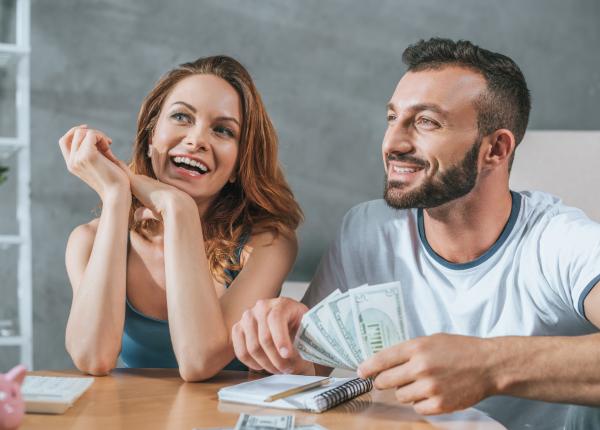 greseala cont comun partenerul puneti banii la un loc tradare financiara