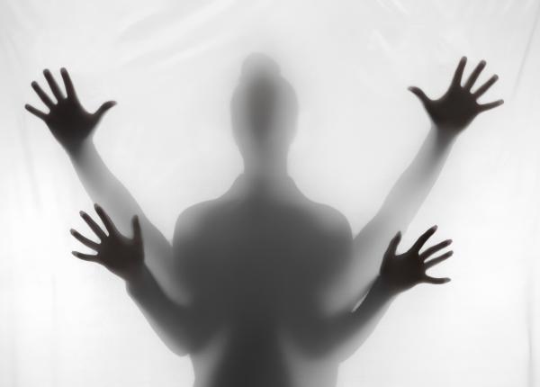 organismul uman invadat de plastic