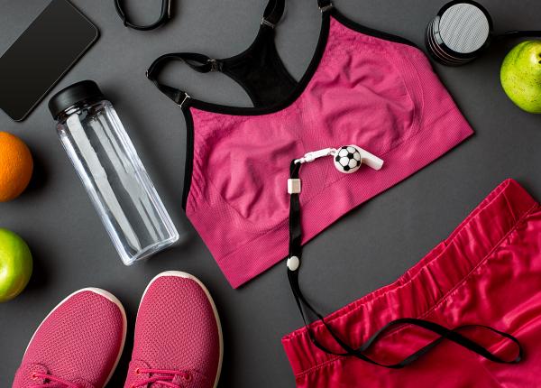 7 articole esentiale care sa nu lipseasca din geanta de sala