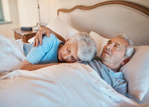 pozitia de somn care protejeaza creierul