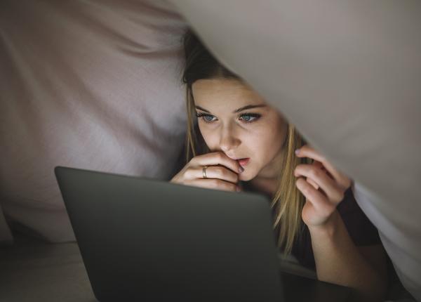timpul petrecut pe internet poate creste nivelul de anxietate si stres cum iti poti stabili limite clare pentru a face fata presiunii sociale timpul petrecut pe internet poate creste nivelul de anxietate si stres cum iti poti stabili limite clare pentru a face fata presiunii sociale