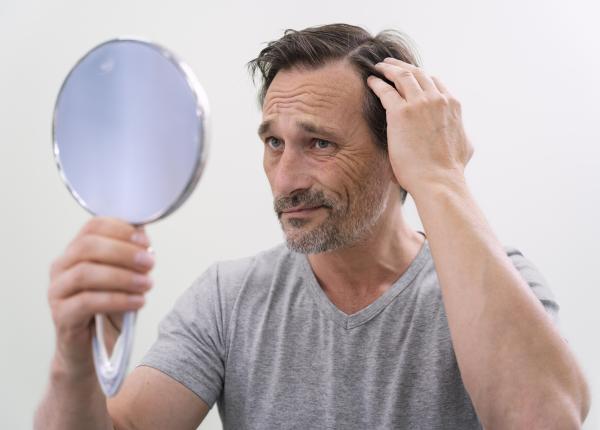 obiceiuri care duc la caderea parului ce poti face pentru a preveni subtierea si caderea excesiva