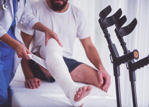 imobilizarea piciorului nu este semnificativa pentru vindecare dr razvan dragomir ar putea sa apara o vindecare spontana a meniscului dar se intampla rar imobilizarea piciorului nu este semnificativa pentru vindecare dr razvan dragomir ar putea sa apara o vindecare spontana a meniscului dar se intampla rar
