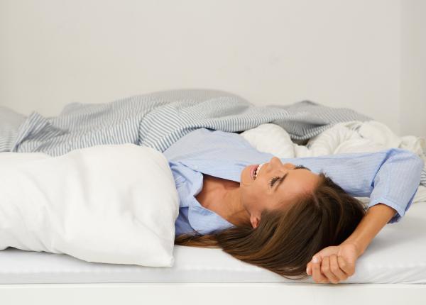 dormitul fara perna impact asupra organismului