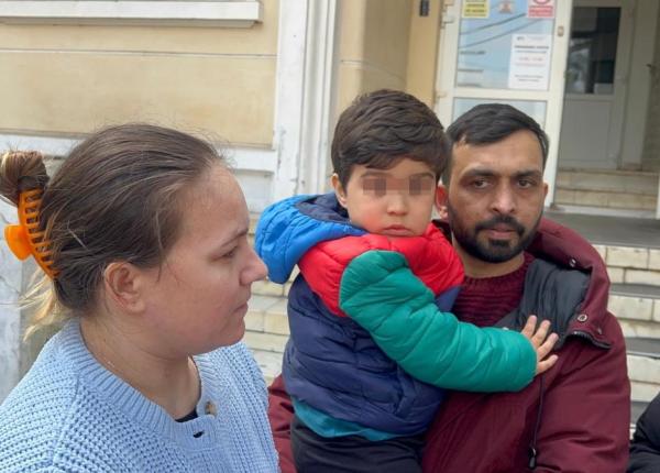 aryan radu micutul supravietuitor care a stat in padure aproape 25 de ore s a intors acasa declaratii emotionante la externarea din spital video