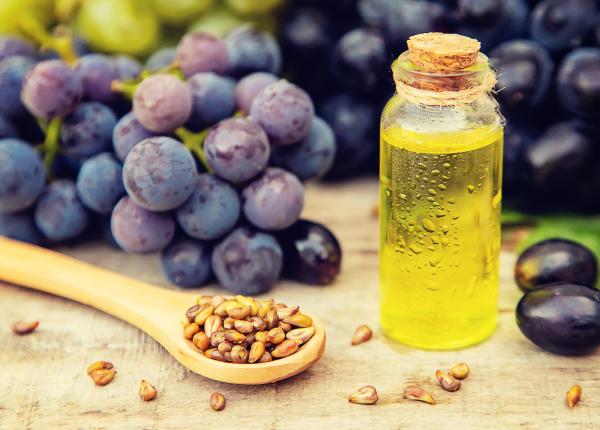 uleiul de struguri poate reduce inflamatia si mentine sanatatea inimii de ce sa nu il folosesti niciodata la prajire