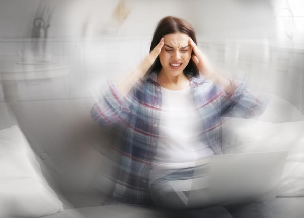 ce sunt frisoanele anxioase si de ce apar semnul dat de furnicaturile in maini