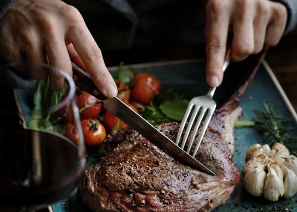 care este cantitatea ideala de carne pe care trebuie sa o mancam