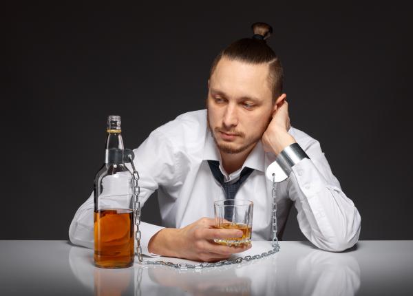 etapele alcolismului cum evolueaza consumul excesiv de alcool catre dependenta etapele alcolismului cum evolueaza consumul excesiv de alcool catre dependenta