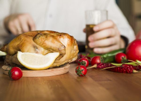 ce trebuie sa faci la masa de dupa slujba de inviere medicul doru negru atrage atentia e traditie