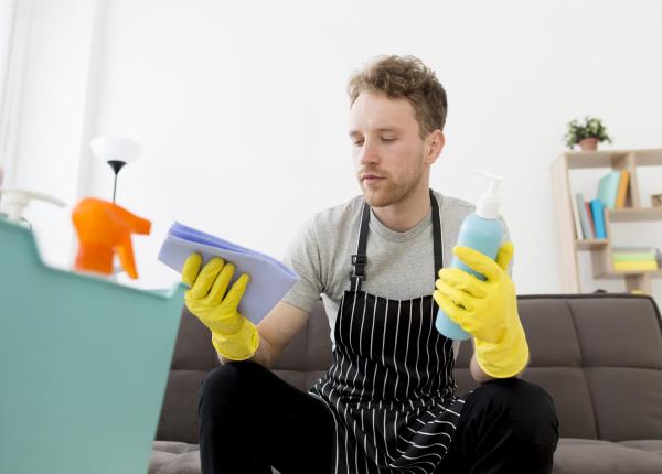 la ce trebuie sa fii atent cand faci curatenie pentru a ti proteja sanatatea dr cristian oancea evitati mirosurile puternice