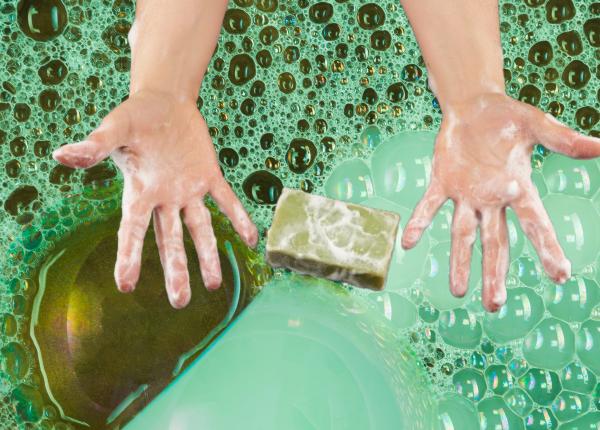 sapun infertilitate compusi chimici romeo micu bisfenol triclosan tulburari endocrine