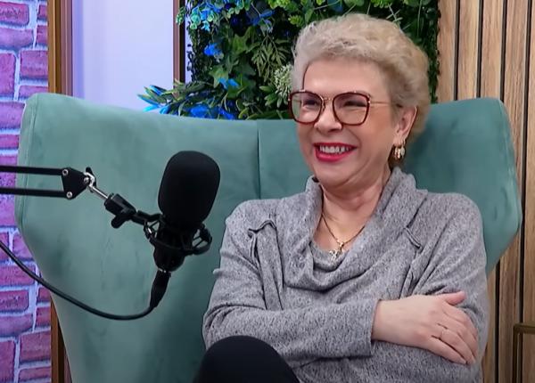 teo trandafir trucul care o ajuta sa scape de pofte cand simt ca imi e pofta imi spun urmatorul text