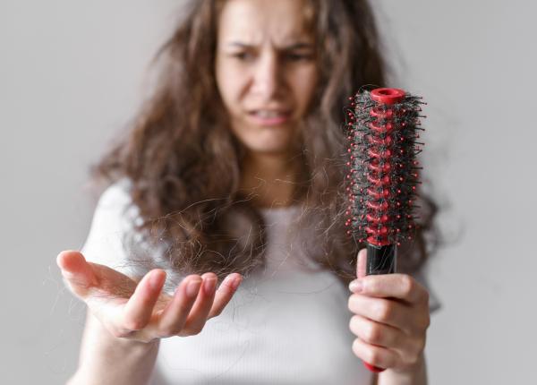 greseala comuna care duce la caderea parului greseala comuna care duce la caderea parului