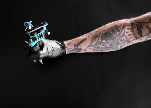 riscurile ascunse ale tatuajelor raspunsul sistemului imunitar la cerneala riscurile ascunse ale tatuajelor raspunsul sistemului imunitar la cerneala