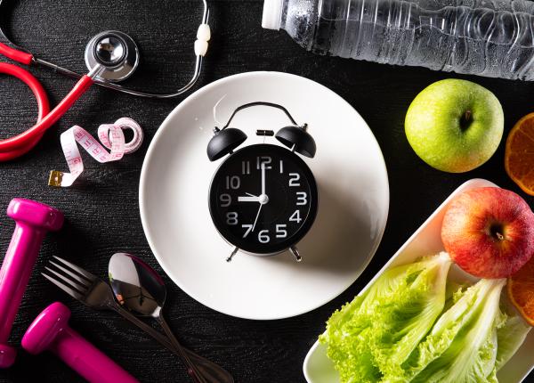 combinarea postului intermitent cu exercitiile de intensitate ridicata