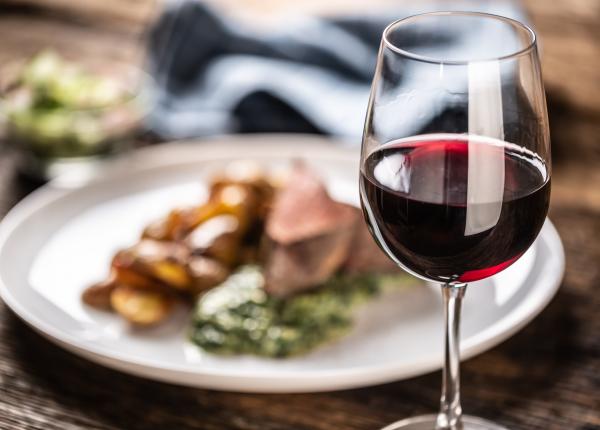 alimentul care nu trebuie consumat cu vinul rosu