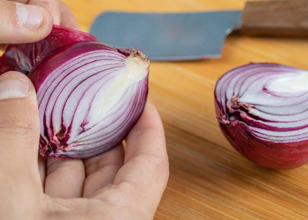 cum sa scapi de mirosul de ceapa din gura 3 trucuri rapide bautura care absoarbe mirosul