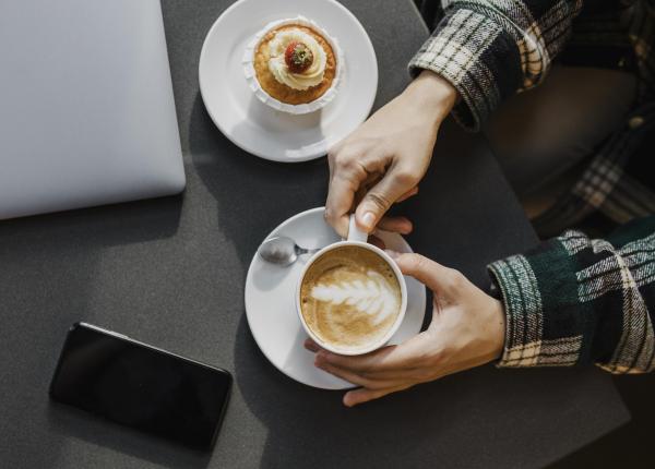 consumul de cafea poate reduce efectele sedentarismului