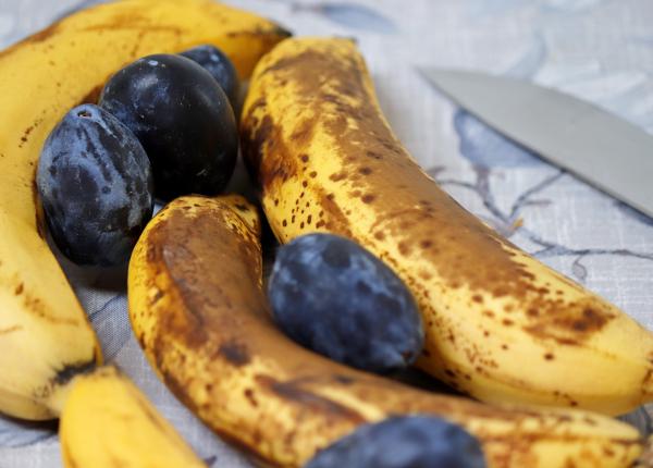nu mai arunca bananele innegrite 4 lucruri simple si rapide pe care le poti face nu te asteptai la asta nu mai arunca bananele innegrite 4 lucruri simple si rapide pe care le poti face nu te asteptai la asta