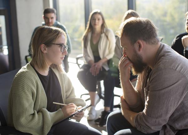 singuratatea creste semnificativ riscul de avc