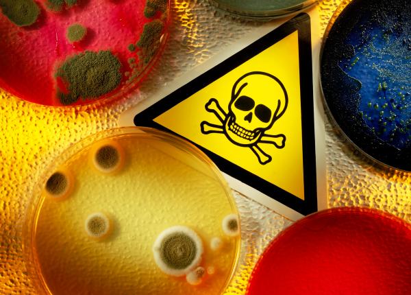 metale toxice descoperite in tampoane