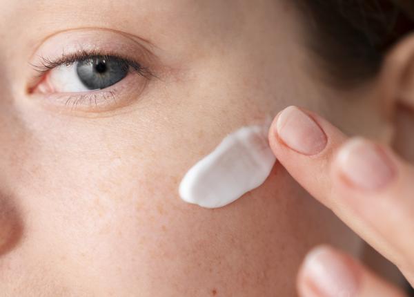 iaurtul secretul surprinzator pentru arsuri solare cum poti vindeca pielea rapid si eficient olga simionescu raul e facut deja