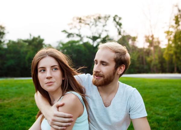 cum sa mentii o relatie intre un optimist si un pesimist