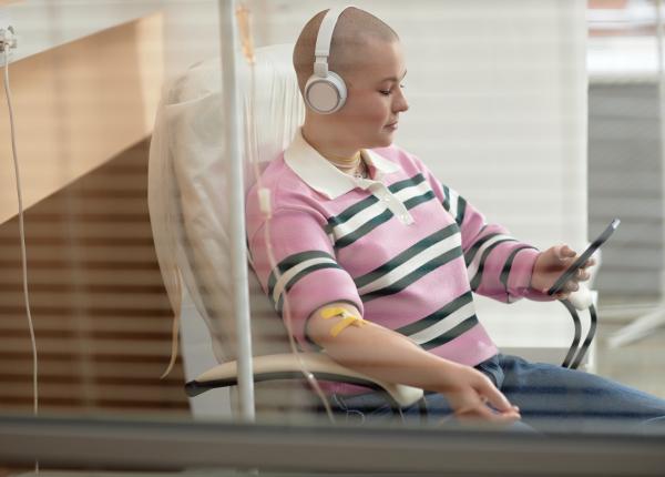 melodia care a ajutat o sa invinga cancerul parea sa ma urmareasca m a ajutat sa gasesc putere in cele mai intunecate momente