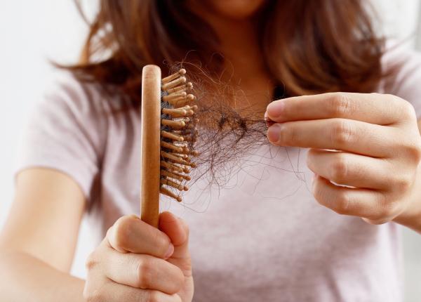cinci sfaturi utile pentru a opri caderea parului
