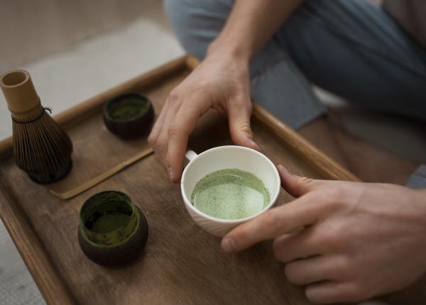 beneficiile cognitive ale ceaiului verde pentru adultii in varsta compusul din ceaiul matcha care contribuie la prevenirea declinului cognitiv