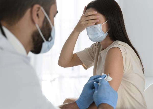 dr simin aysel florescu test pentru nevaccinati daca nu vrei sa te vaccinezi trebuie sa te mut intr o zona a spitalului unde nu esti in pericol unde ca tot spitalul e cu risc